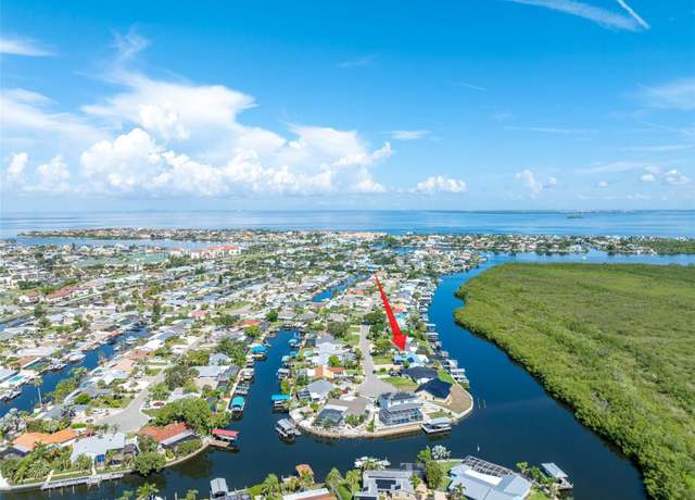 Property at 909 Silver Palm Way, Apollo Beach, FL 33572, 3 beds, 2.5 baths