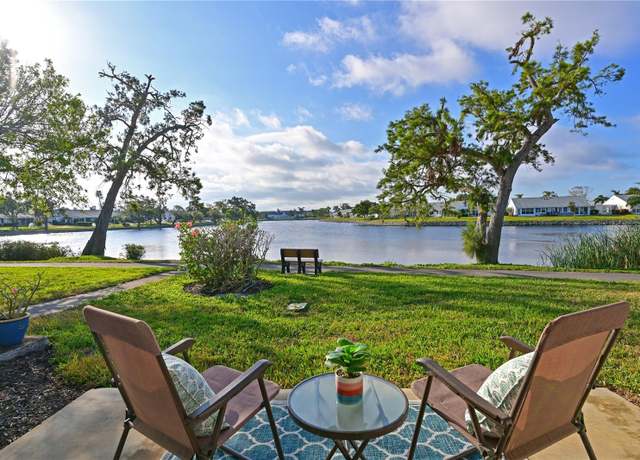 Property at 9514 Colonial Dr, Bradenton, FL 34210, 2 beds, 2 baths