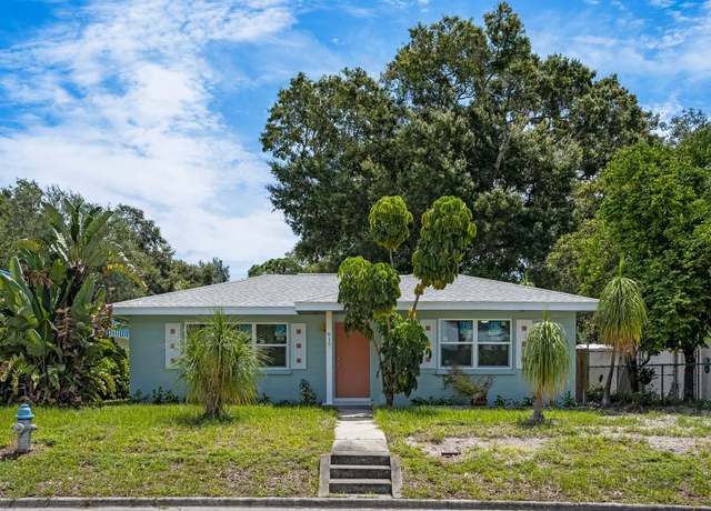 Property at 617 26th St W, Bradenton, FL 34205, 2 beds, 2 baths