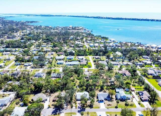 Property at 745 Sesame St, Englewood, FL 34223, 3 beds, 2 baths