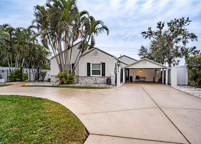 Property at 524 Arneson Ave, Auburndale, FL 33823, 4 beds, 3.5 baths