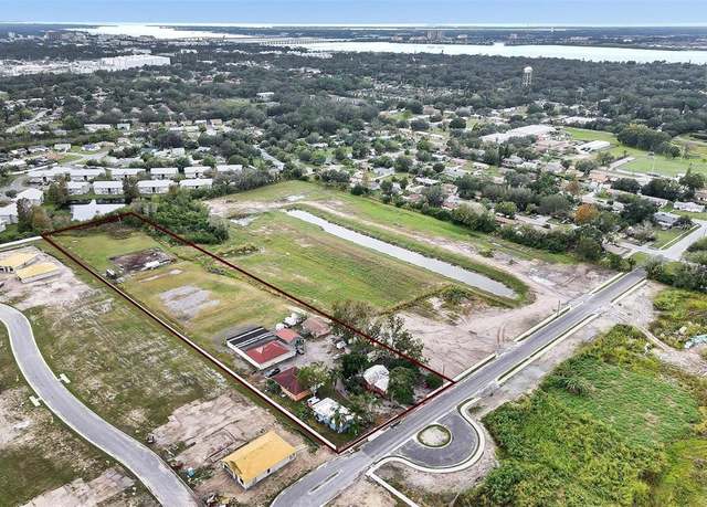 Property at 1616 23rd St E, Bradenton, FL 34208, 5 beds, 1 bath