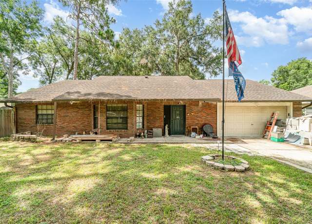 Property at 236 Longhorn Dr, Apopka, FL 32712, 3 beds, 2 baths