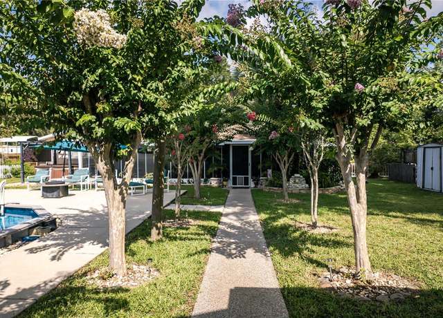 Property at 1424 S US 301, Sumterville, FL 33585, 3 beds, 2 baths