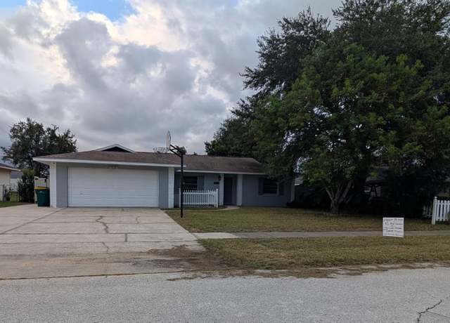 Property at 2715 N Dellwood Dr, Eustis, FL 32726, 3 beds, 2 baths