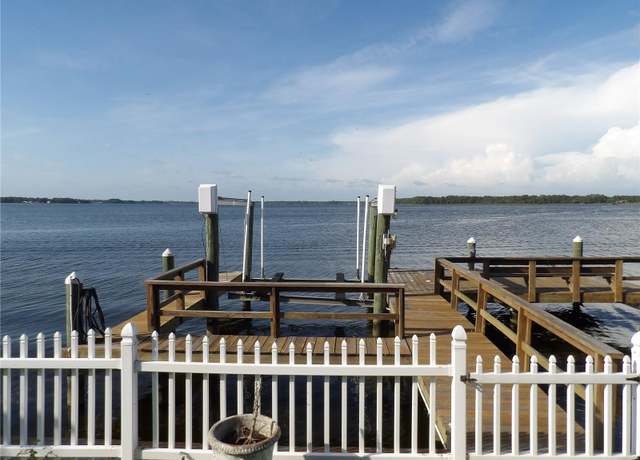 Property at 31 Freshwater Dr, Palm Harbor, FL 34684, 4 beds, 3 baths