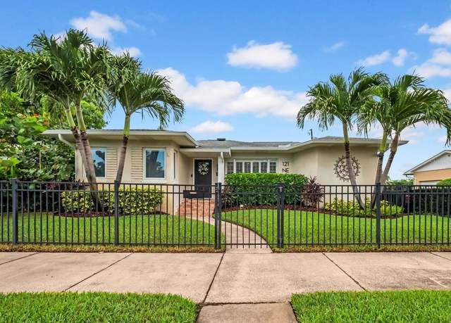 Property at 121 28th Ave NE, St Petersburg, FL 33704, 2 beds, 2 baths