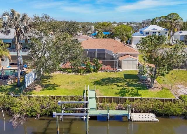 Property at 907 Garland Ave, Nokomis, FL 34275, 4 beds, 2.5 baths