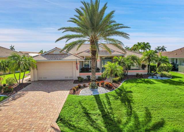 Property at 310 Caicos Dr, Punta Gorda, FL 33950, 3 beds, 2.5 baths