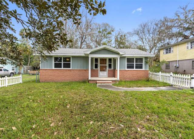Property at 802 Whiteway Dr, Brooksville, FL 34601, 2 beds, 2 baths