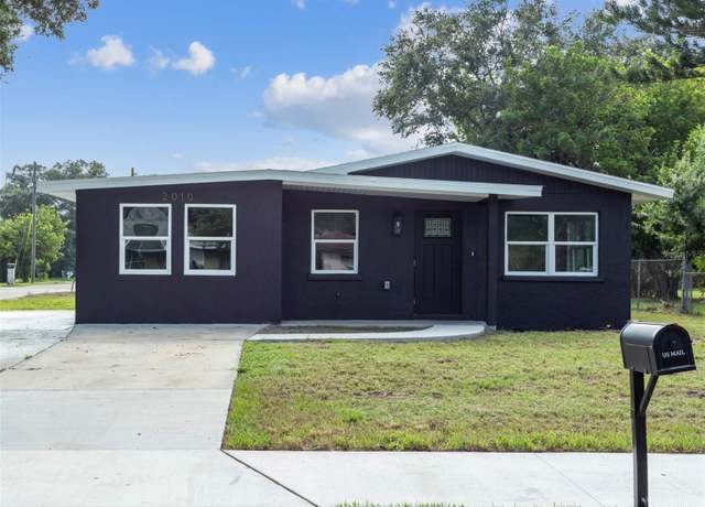 Property at 2010 4th Ave W, Palmetto, FL 34221, 4 beds, 2 baths