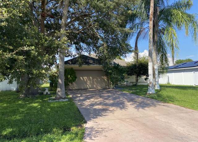 Property at 340 Edgewood Ct, Kissimmee, FL 34759, 3 beds, 2 baths