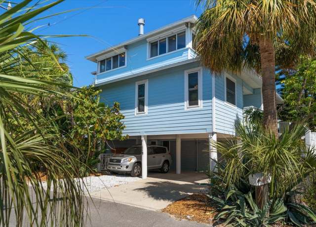 Property at 118 94th Ave, Treasure Island, FL 33706, 3 beds, 2.5 baths
