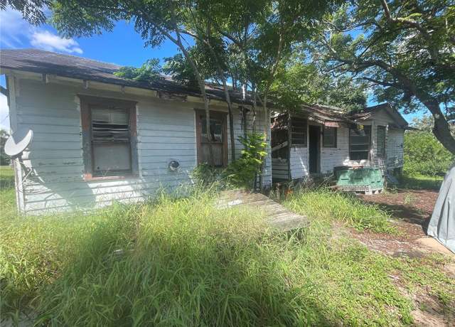 Property at 131 Church Rd, Lake Wales, FL 33898, 3 beds, 2 baths
