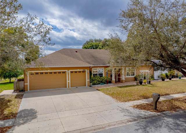 Property at 290 Thomas Dr, Casselberry, FL 32707, 4 beds, 2.5 baths
