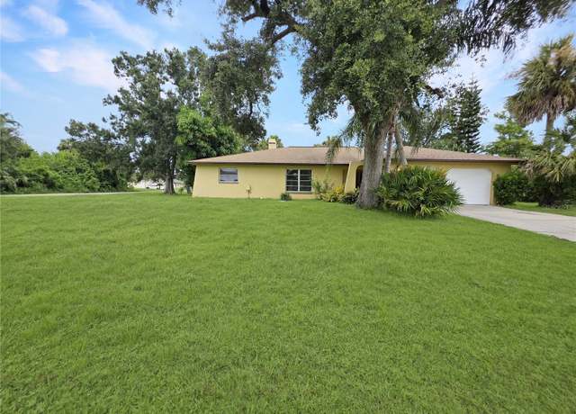 Property at 1205 Yorkshire St, Port Charlotte, FL 33952, 3 beds, 3 baths