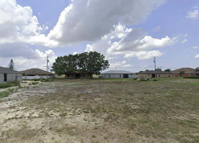 Property at 916 NE 9th Ter, Cape Coral, FL 33909
