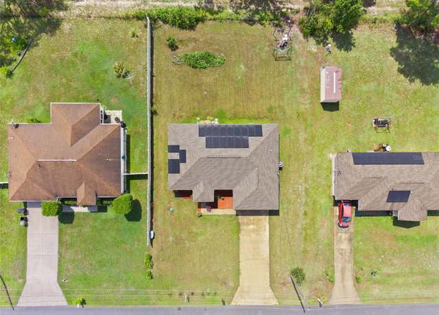 Property at 167 Oak Cir, Ocala, FL 34472, 3 beds, 2 baths