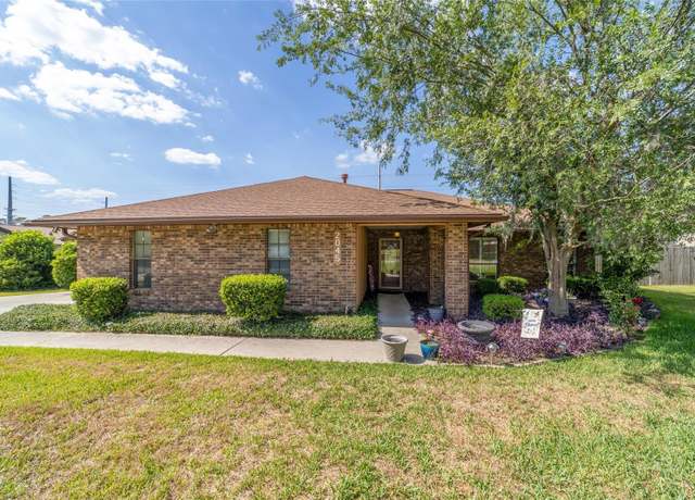 Property at 2045 SE 32nd St, Ocala, FL 34471, 3 beds, 2 baths