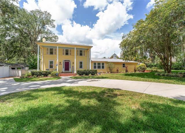 Property at 1226 SE 9th Ave, Ocala, FL 34471, 4 beds, 2.5 baths