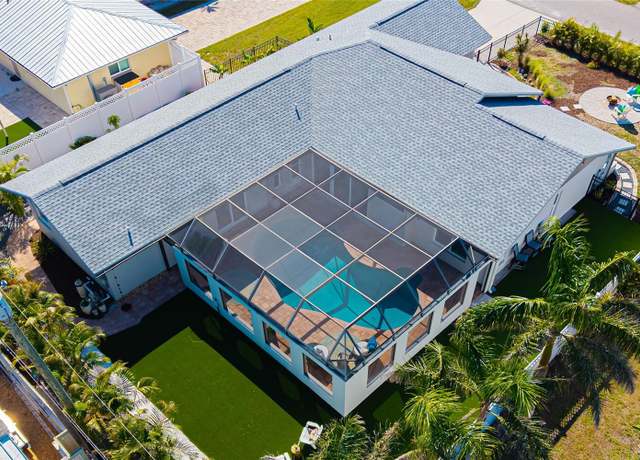 Property at 1724 Cheyenne St, Sarasota, FL 34231, 5 beds, 3 baths