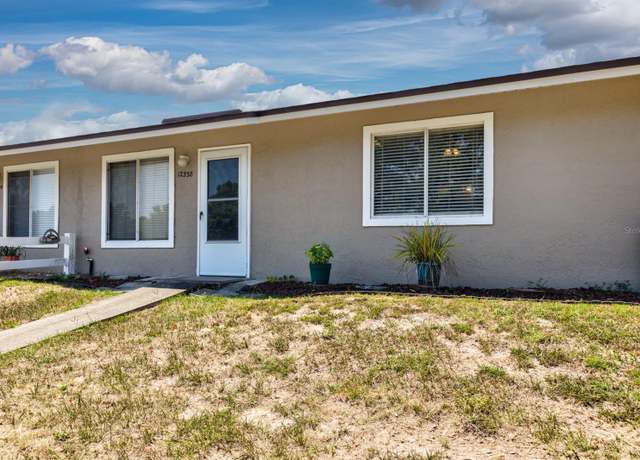 Property at 12338 Tavares Ridge Cir #12338, Tavares, FL 32778, 3 beds, 2 baths
