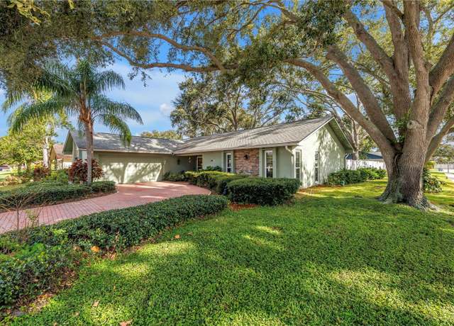 Property at 9611 107th Ave N, Largo, FL 33773, 4 beds, 2 baths