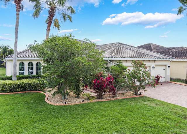 Property at 3750 Paradiso Cir, Kissimmee, FL 34746, 3 beds, 2 baths