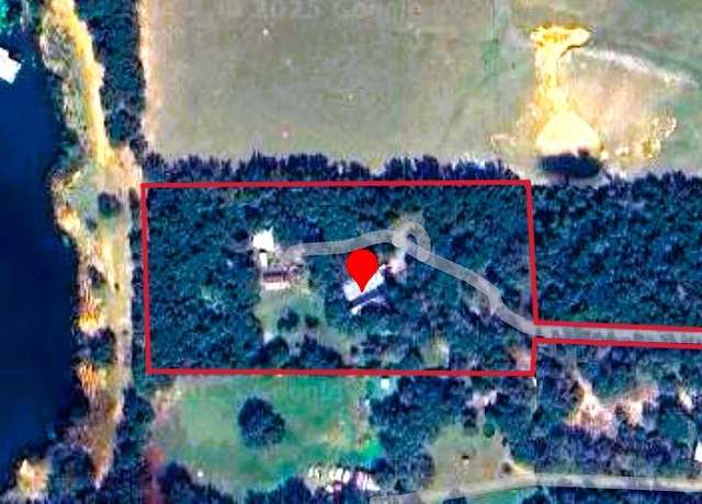 Property at 17296 SE 260th Avenue Rd, Umatilla, FL 32784, 5 beds, 4 baths