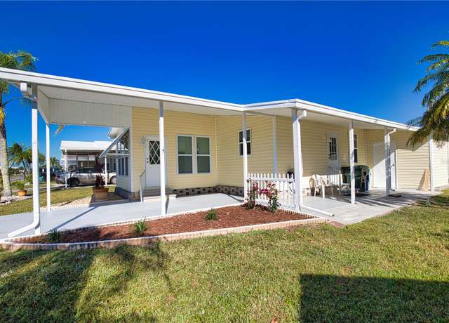 Property at 618 Iglesia Dr, North Port, FL 34287, 2 beds, 2 baths
