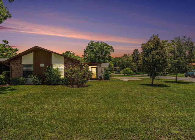 Property at 2270 Spruce Ln Unit B, Palm Harbor, FL 34684, 2 beds, 2 baths