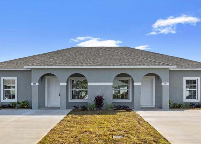 Property at 102 Brixham Ct, Kissimmee, FL 34758, 6 beds, 4 baths