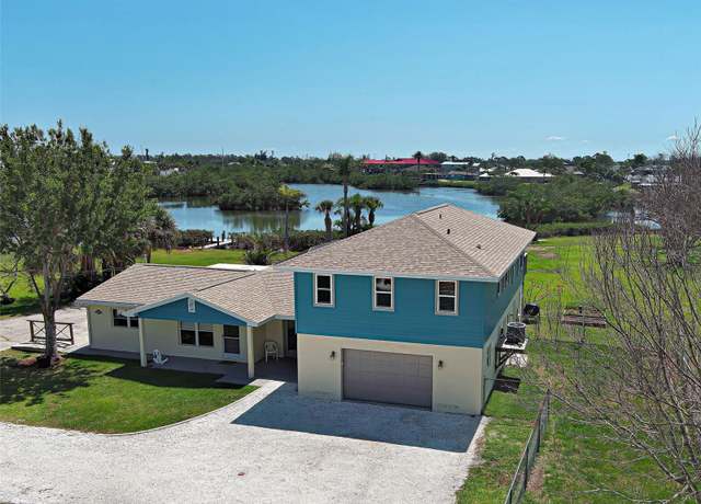 Property at 1605 Manor Rd, Englewood, FL 34223, 3 beds, 3 baths