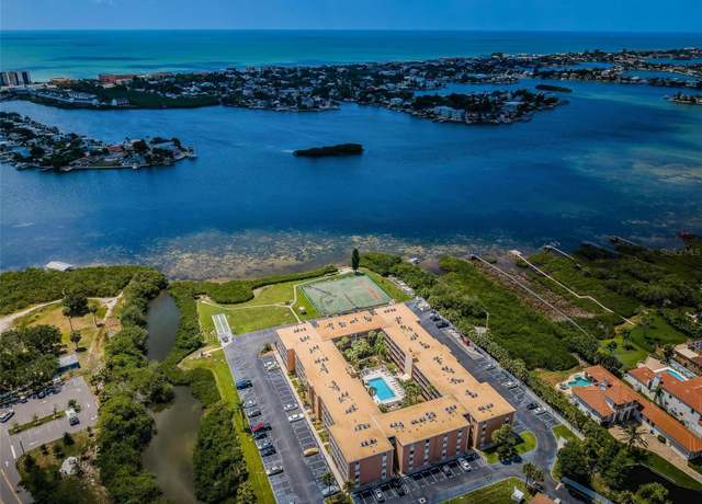 Property at 12760 Indian Rocks Rd #1036, Largo, FL 33774, 2 beds, 1 bath