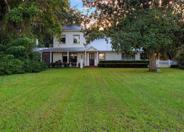 Property at 2406 E New York Ave, Deland, FL 32724, 4 beds, 4 baths