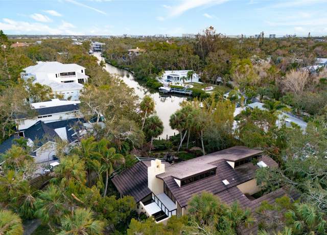 Property at 5112 Jungle Plum Rd, Sarasota, FL 34242, 2 beds, 2.5 baths