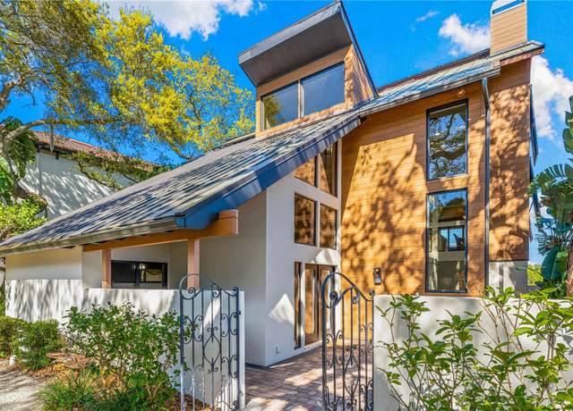 Property at 5236 Siesta Cove Dr, Sarasota, FL 34242, 4 beds, 4.5 baths