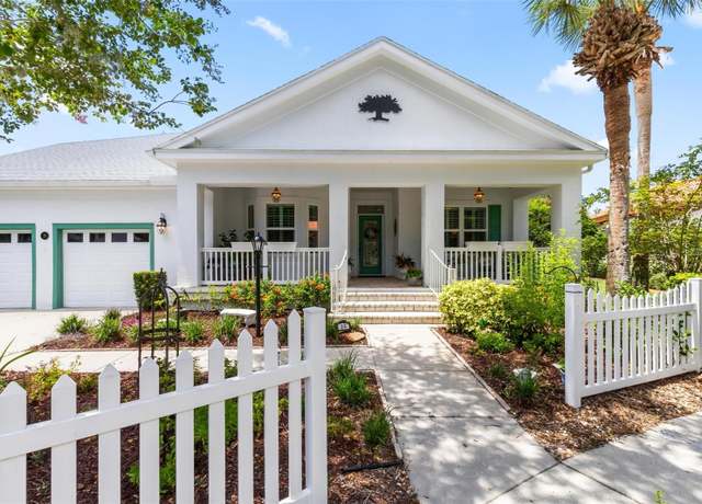 Property at 23 Pelican Ct, Palm Coast, FL 32137, 3 beds, 2.5 baths