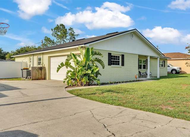 Property at 934 Point View Ln, Lakeland, FL 33813, 4 beds, 2 baths