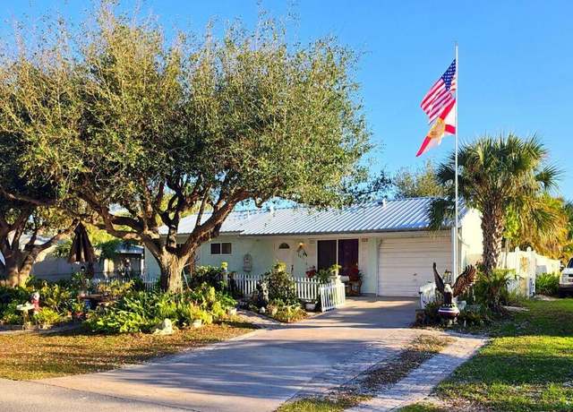 Property at 18671 Kerrville Cir, Port Charlotte, FL 33948, 2 beds, 1.5 baths