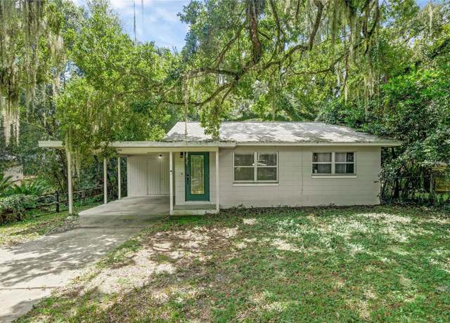 Property at 104 E Mcclendon St, Lady Lake, FL 32159, 2 beds, 1 bath