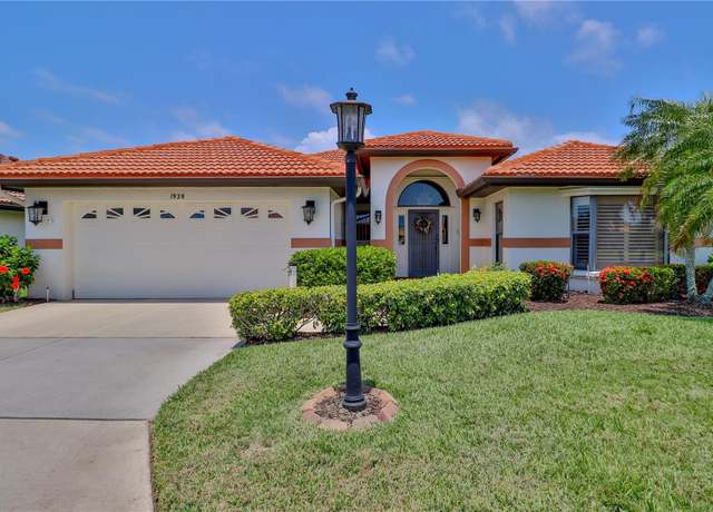 Property at 1928 Cove Pointe Dr, Venice, FL 34293, 3 beds, 2 baths