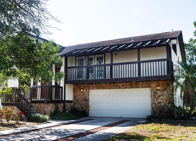 Property at 130 80th Ave NE, St Petersburg, FL 33702, 3 beds, 2.5 baths