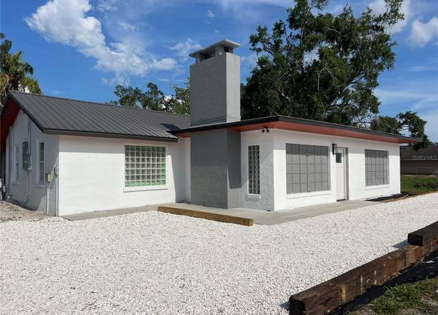 Property at 4122 N Lockwood Ridge Rd, Sarasota, FL 34234, 2 beds, 1 bath