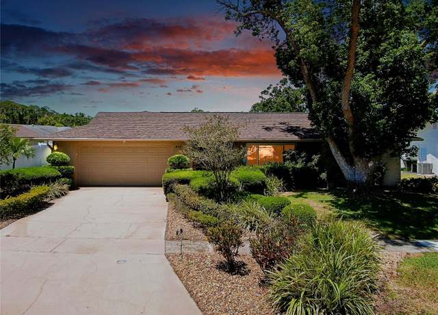 Property at 810 Anchorage Ln, Palm Harbor, FL 34685, 2 beds, 2 baths