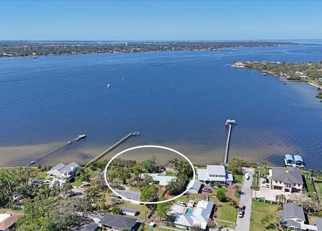 Property at 2212 6th St W, Palmetto, FL 34221, 3 beds, 2 baths