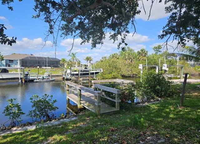 Property at 18938 Ayrshire Cir, Port Charlotte, FL 33948, 2 beds, 2 baths