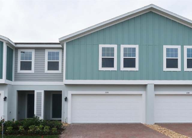 Property at 226 Glass Onion Dr, Groveland, FL 34737, 4 beds, 2.5 baths