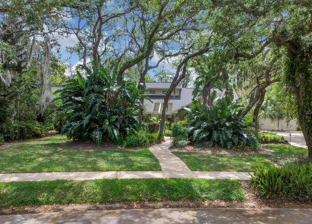 Property at 204 Green Lake Cir, Longwood, FL 32779, 4 beds, 3.5 baths