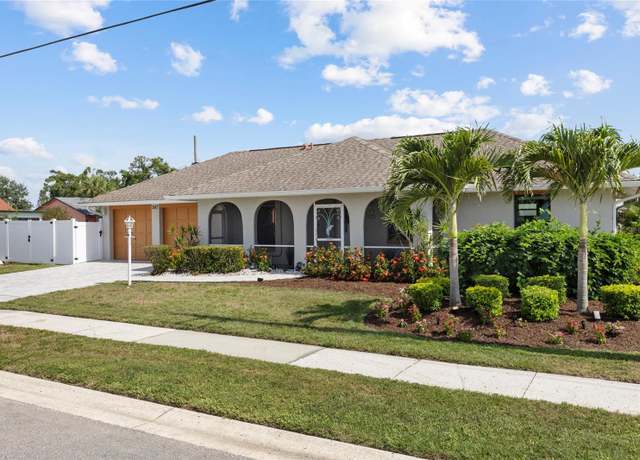 Property at 567 Whippoorwill Dr, Venice, FL 34293, 2 beds, 2 baths